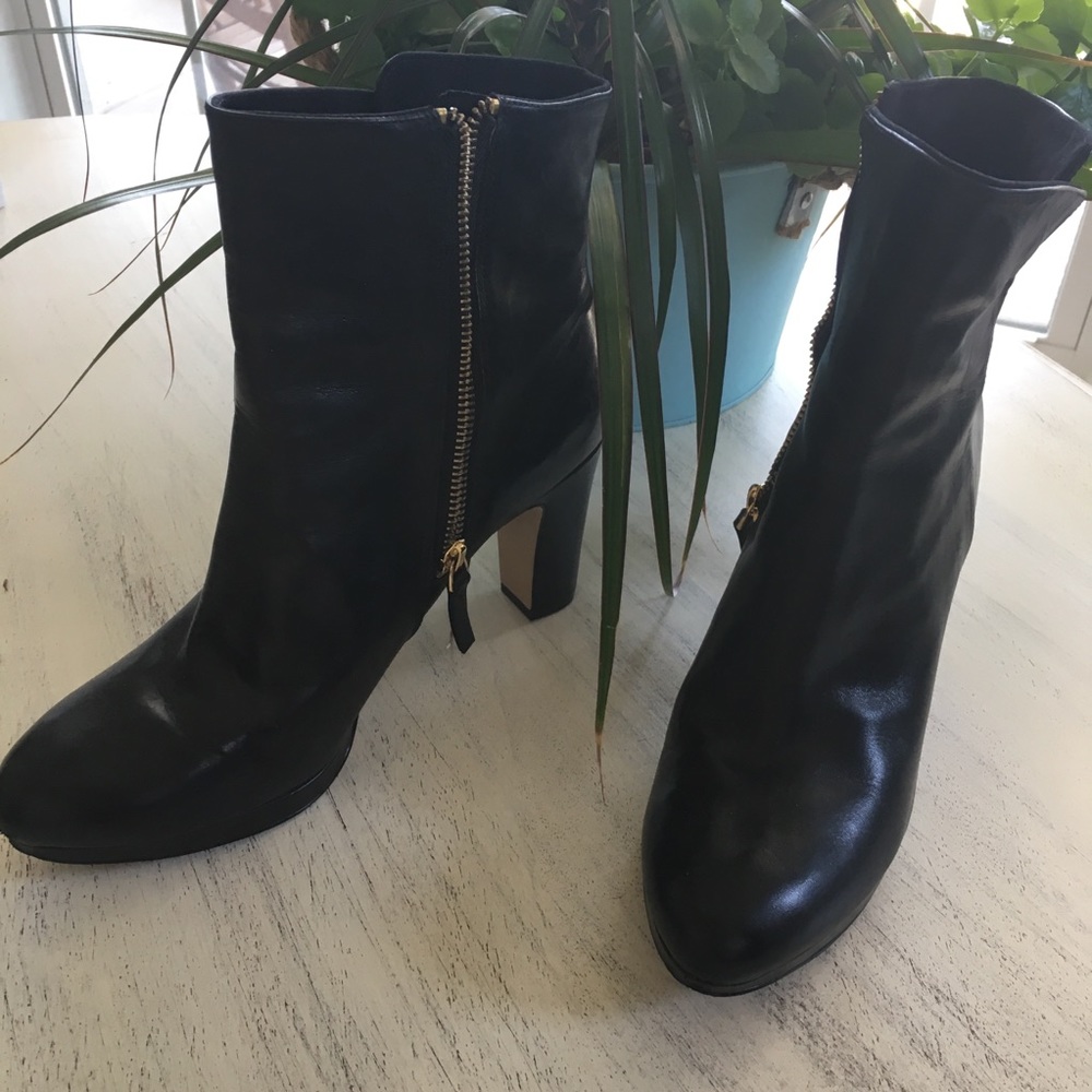 Nine West Protege booties size 9.5.